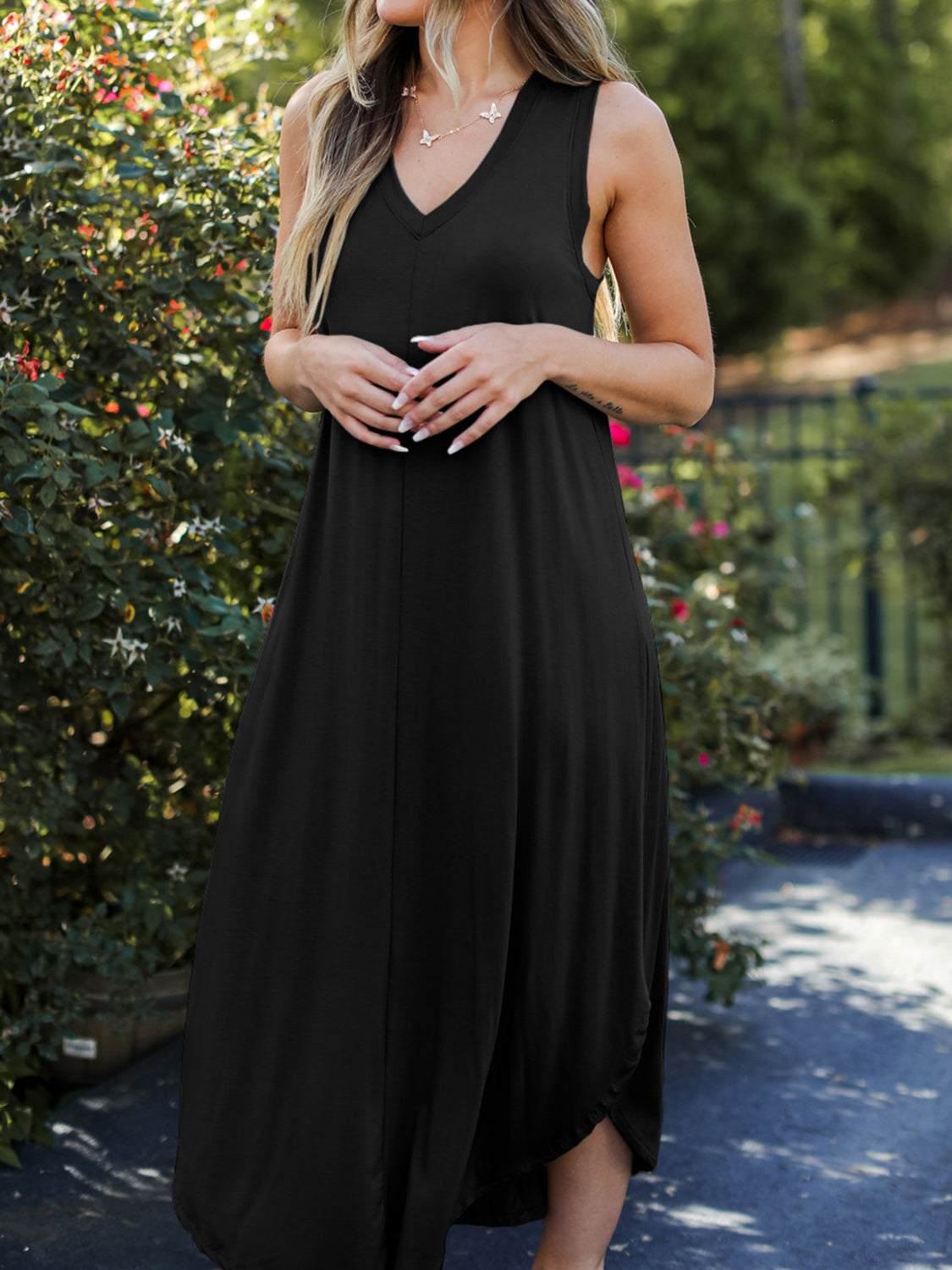 Close-up neckline V-Neck Midi Dress – Voguelle