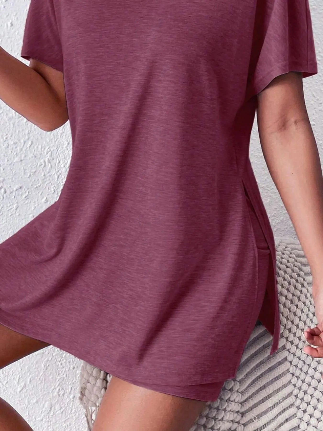 Chic minimalist outfit with pink casual tunic – Voguelle