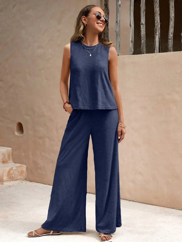 Elegant minimalist sleeveless top and pants outfit – Voguelle