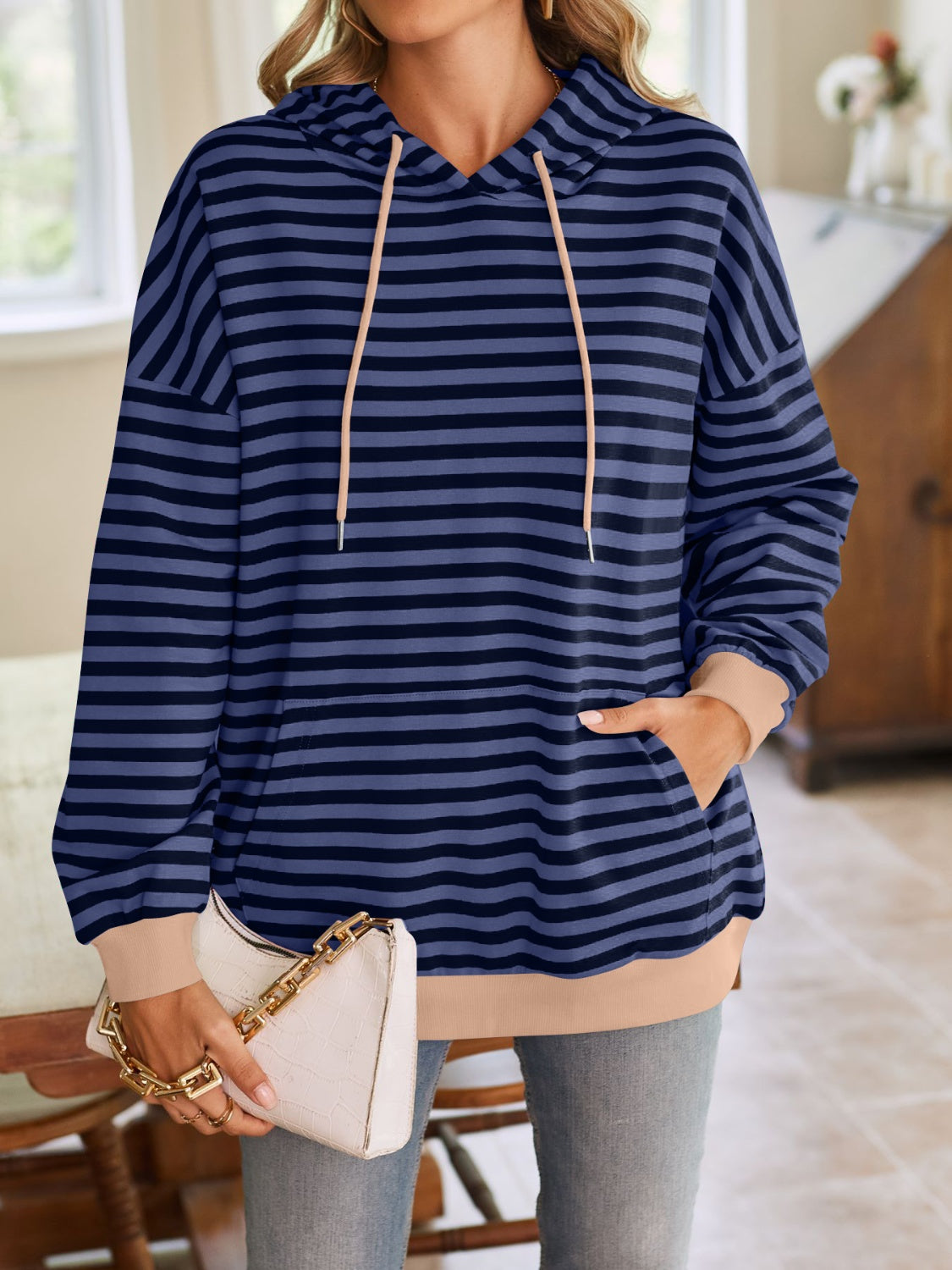 Striped pullover hoodie with yellow sleeve cuffs – Voguelle