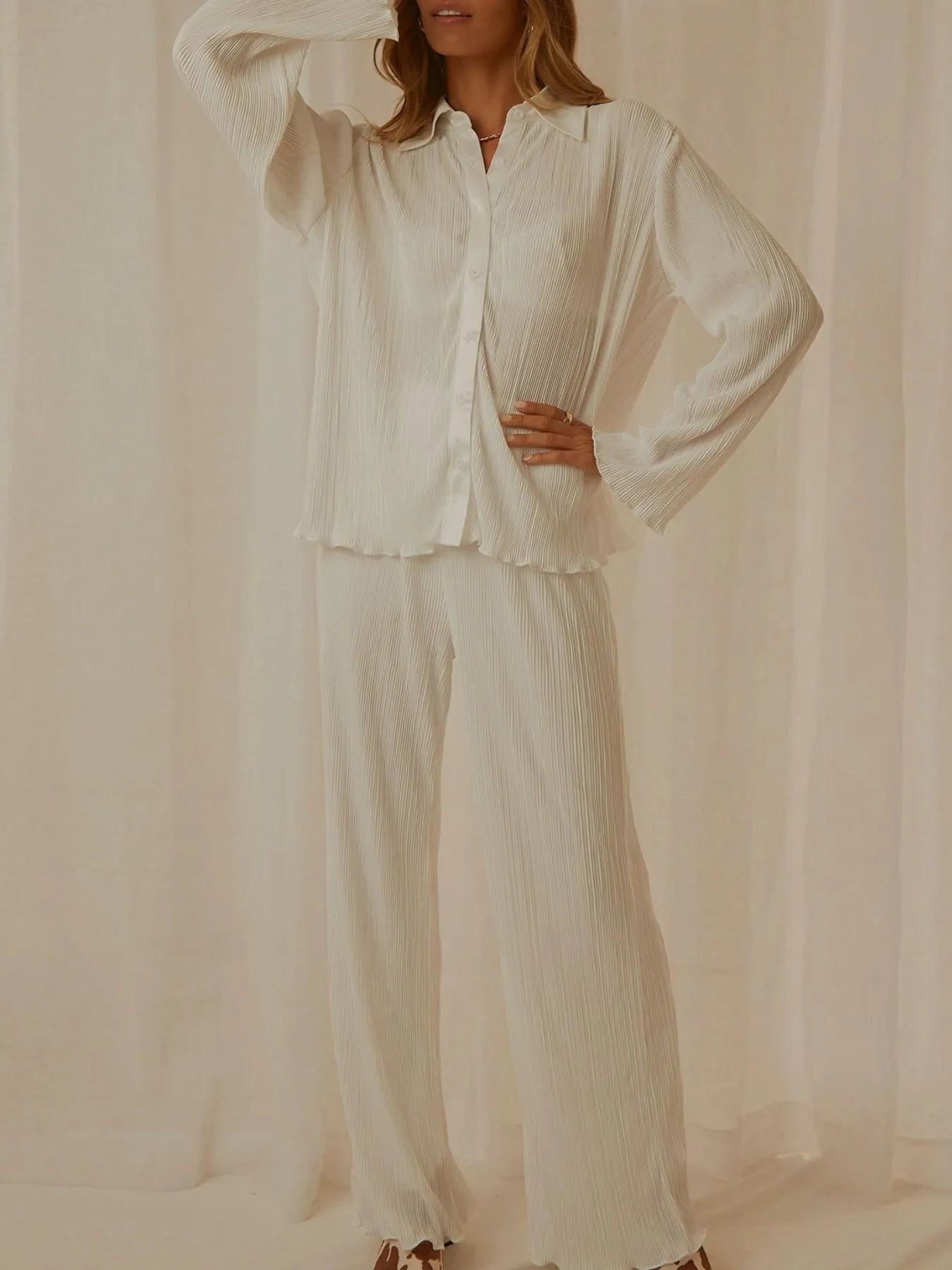 Relaxed silhouette orange shirt with wide-leg pants – Voguelle