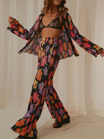 Close-up of long sleeve Black button-up shirt – Voguelle