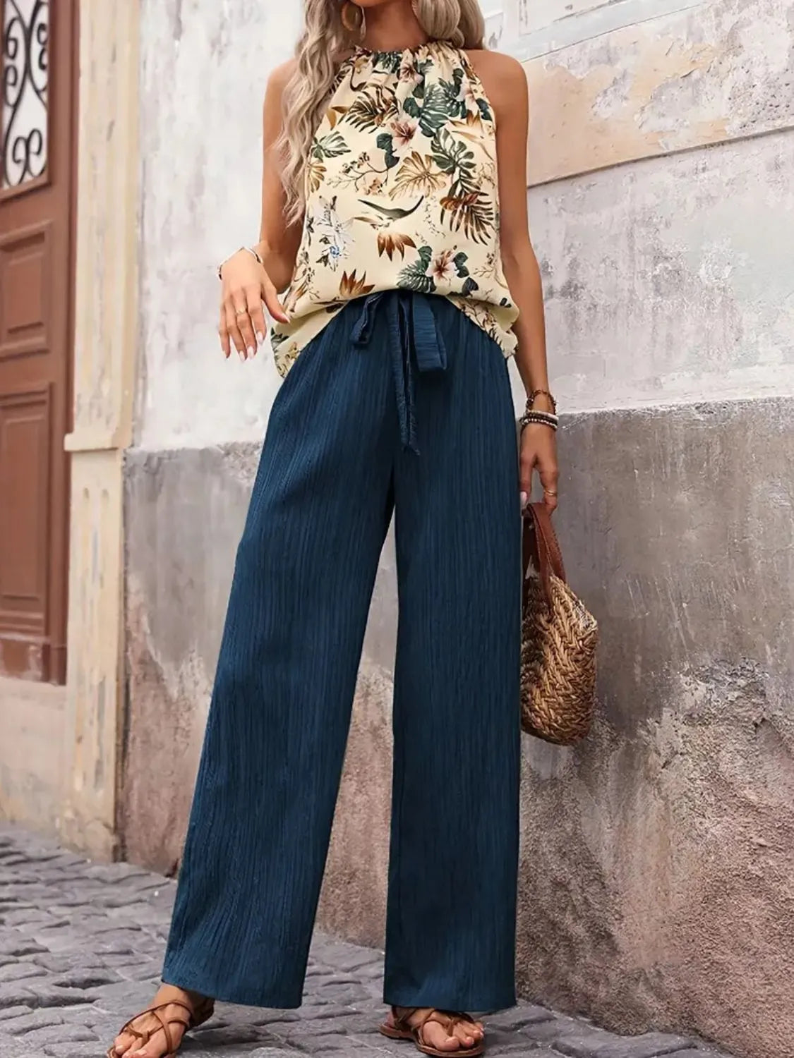 Back view outfit printed halter tank and wide leg pants – Voguelle
