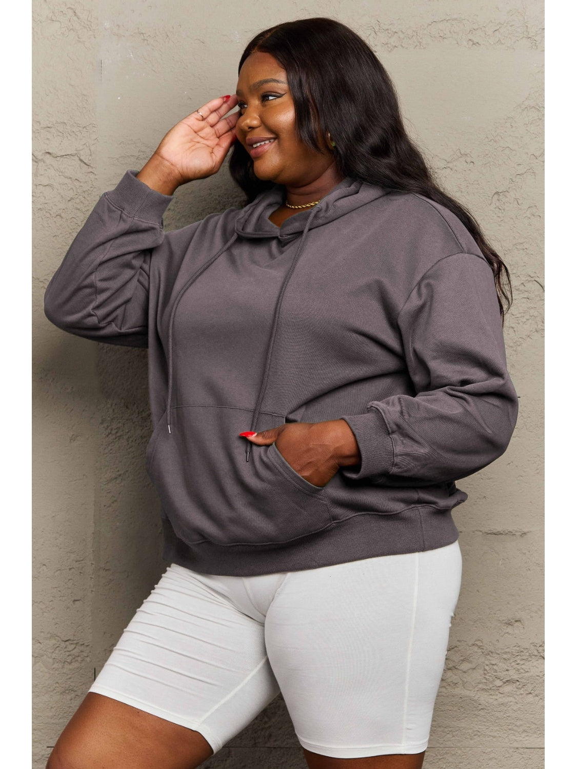 Women’s camel hoodie with modern oversized cut – Voguelle