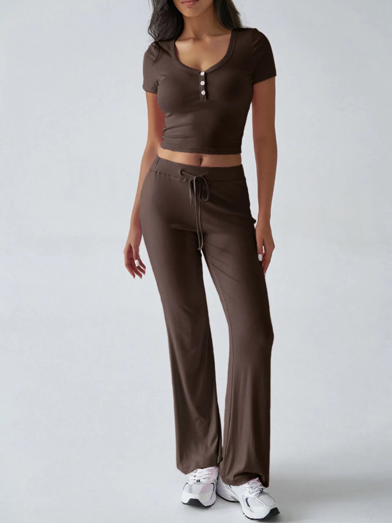 Side view of pink ribbed short sleeve crop top and pants loungewear – Voguelle