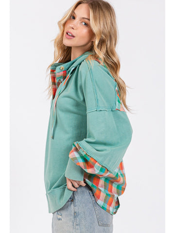 Close-up of plaid sleeve detail on oversized washed hoodie – Voguelle