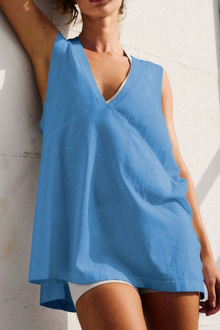 Model in blue sleeveless casual tank top – Voguelle