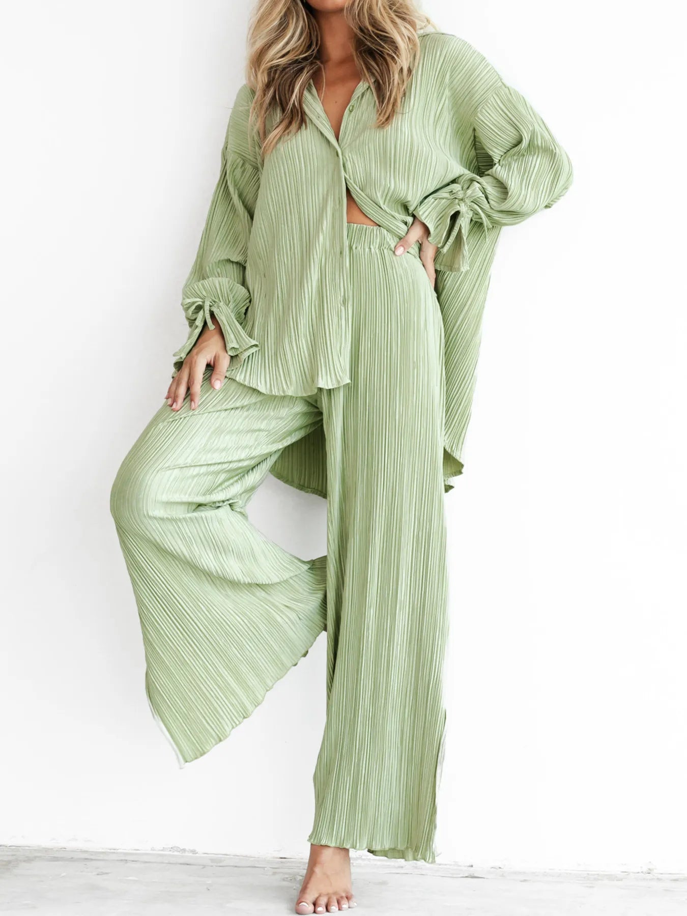 Women’s black pleated co-ord with button-up shirt – Voguelle
