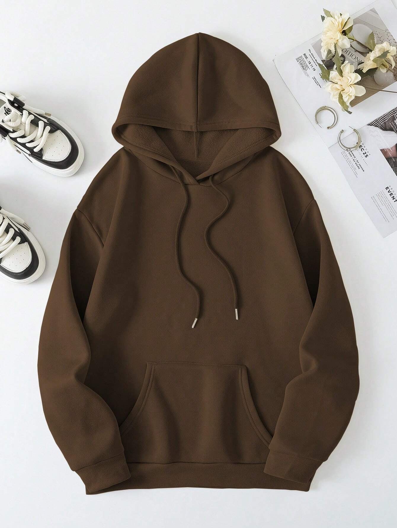 Close-up of graphic Faith Over Fear print hoodie back design – Voguelle